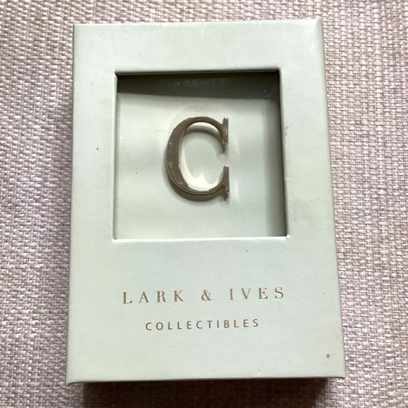 LARK & IVES COLLECTIVES THE GOLD MONOGRAM LYRICS PINS "C" - Picture 8 of 14